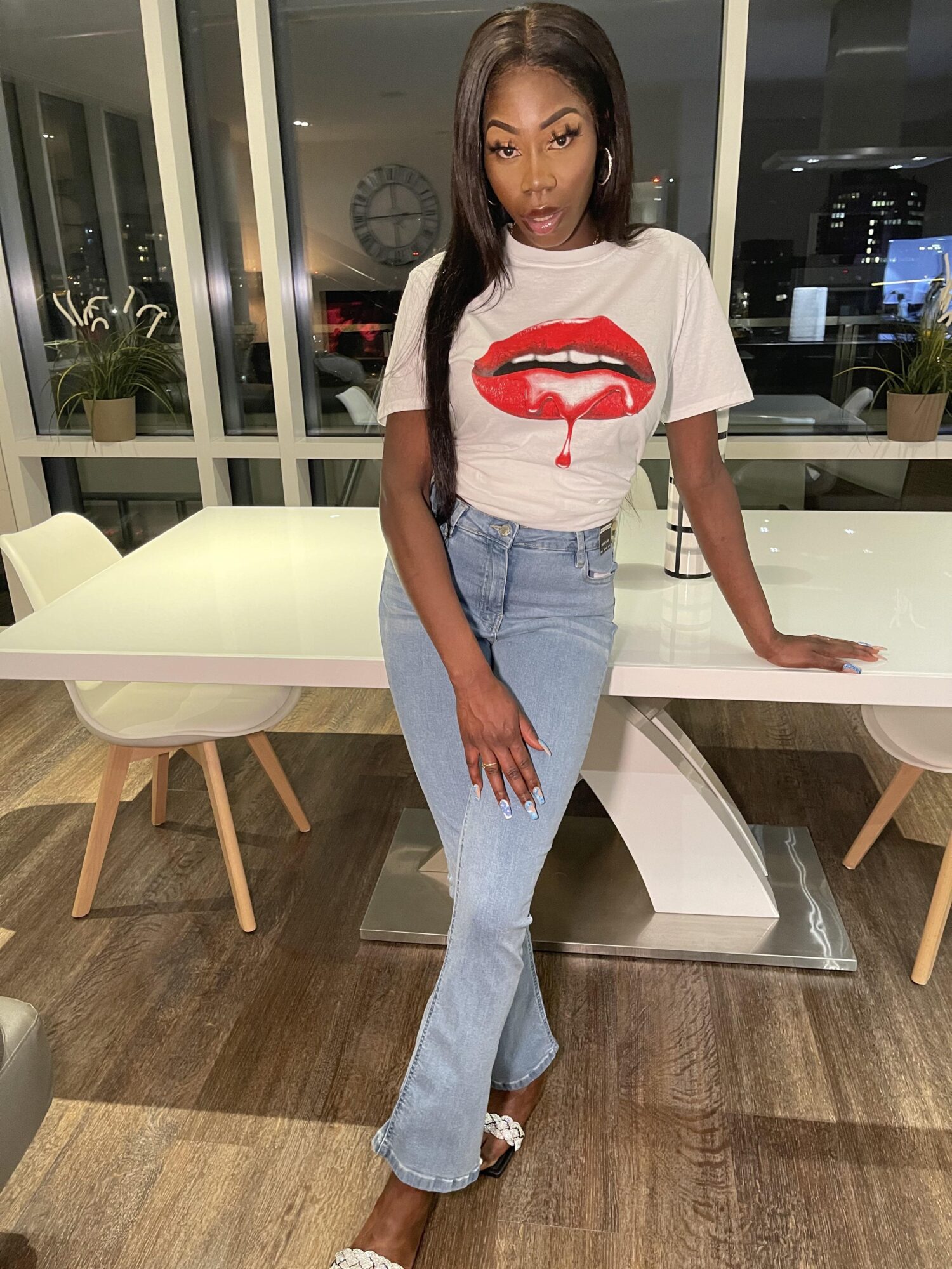 Hot Lips Oversized Tee